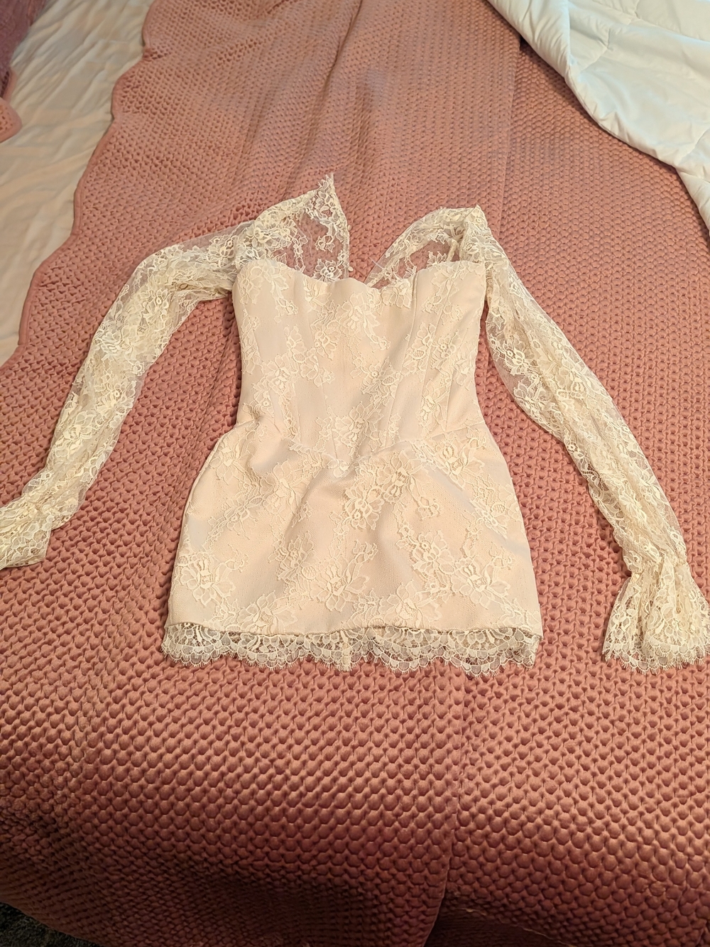 Aliana House Of CB Ivory Lace Sleeve Dress - Picture 14 of 14